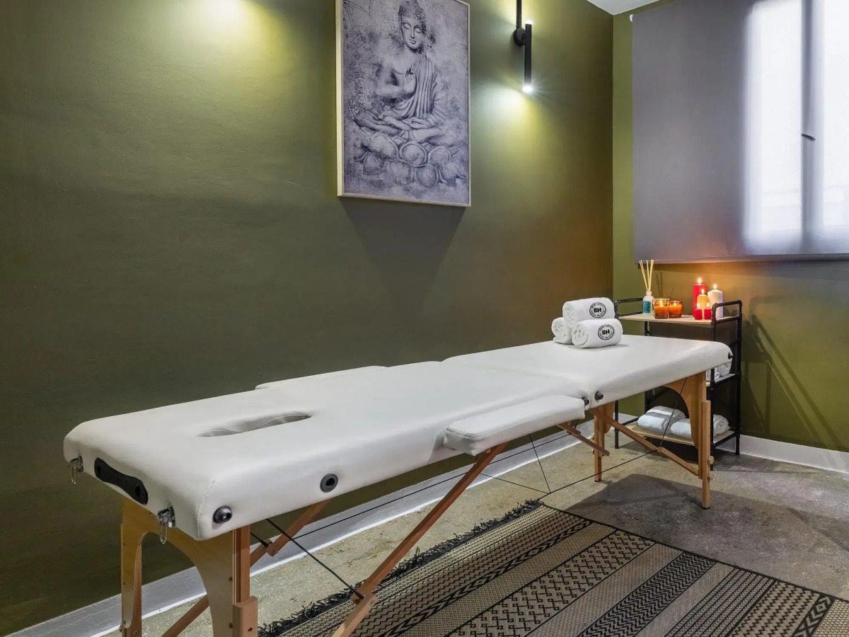 Dave Red Athens Hotel