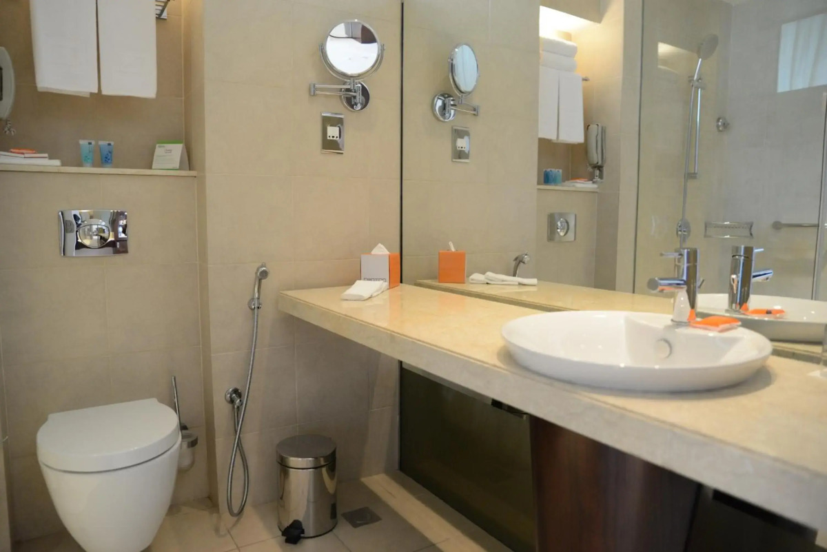 Отель Yas Plaza Circuit