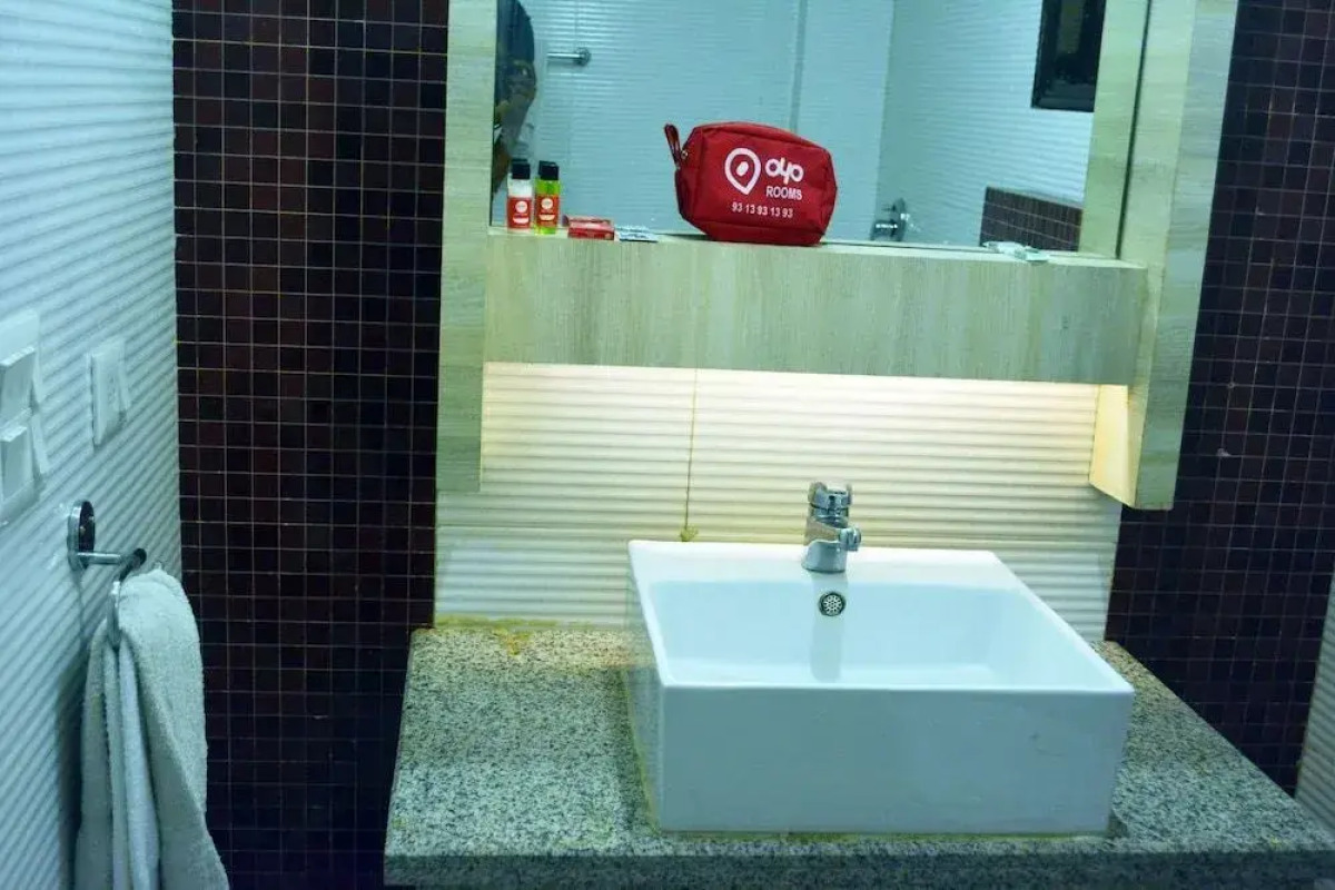 OYO 464 Hotel Lotus Palace