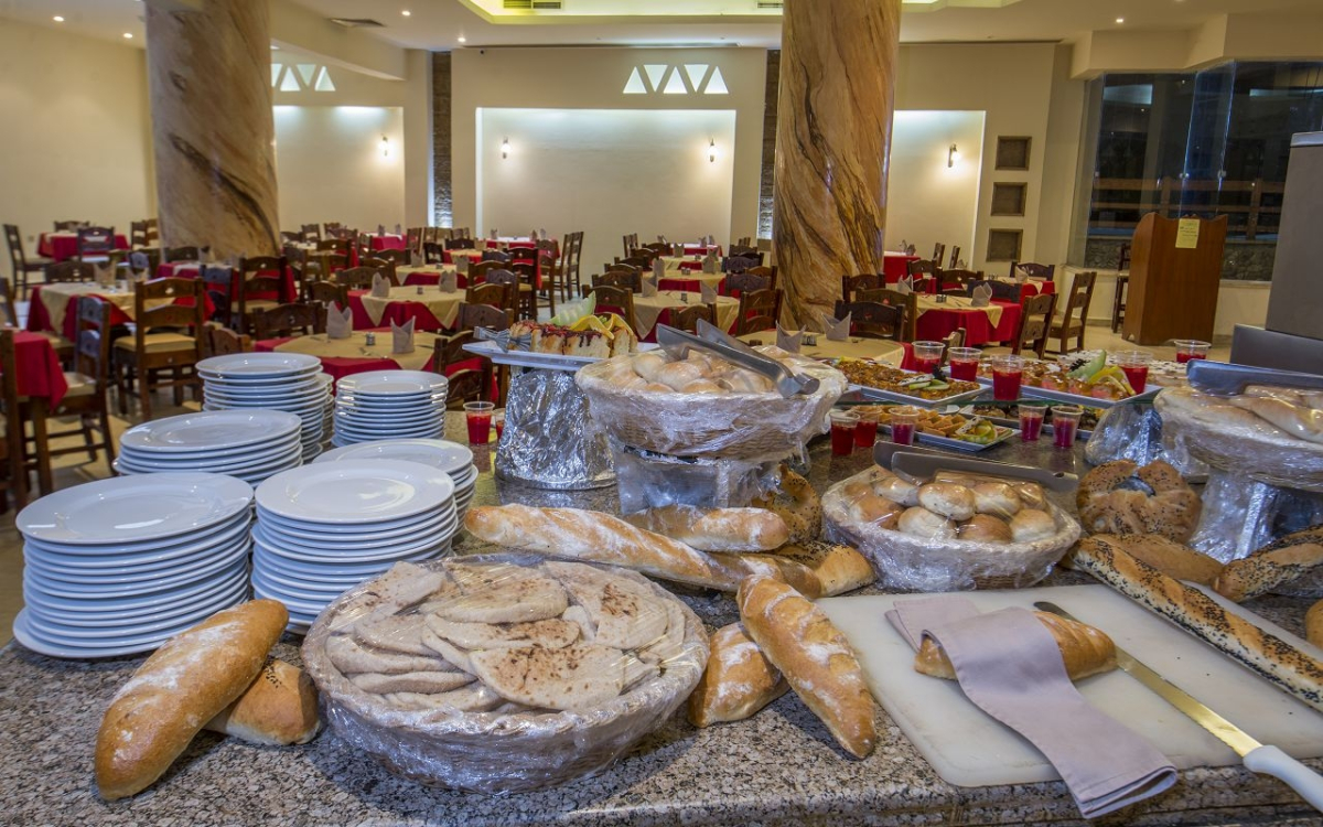 Eagles Downtown Zahabia & Beach Resort