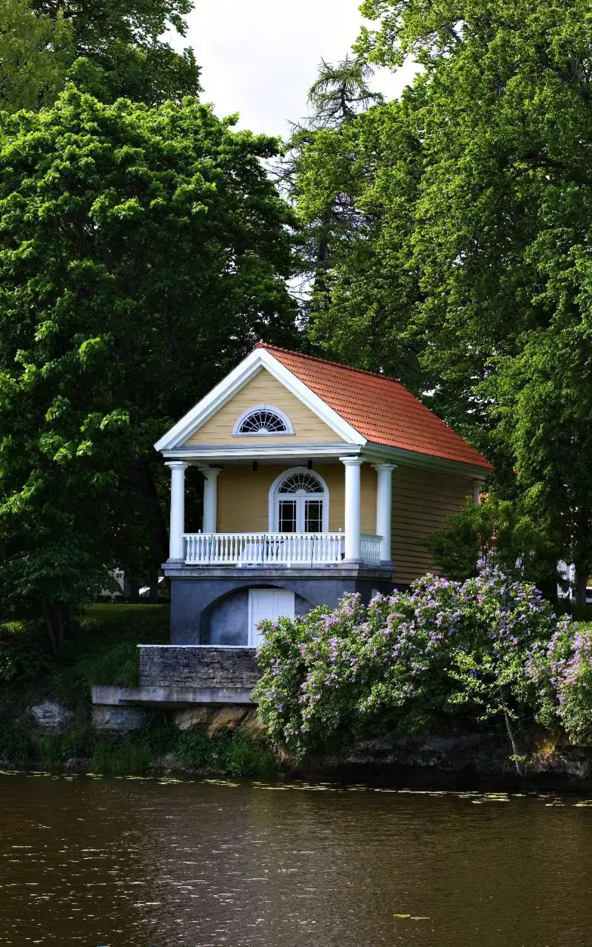 Загородный клуб и spa-центр усадьбы Вихула