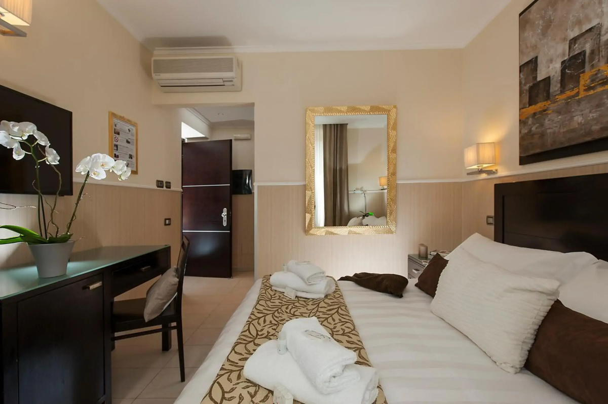 Yes Hotel