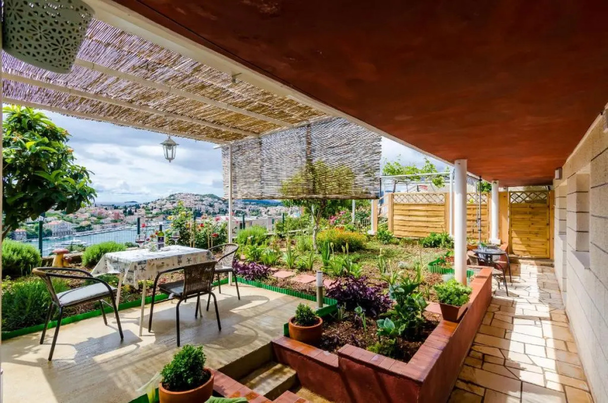 Apartments & Room Lino