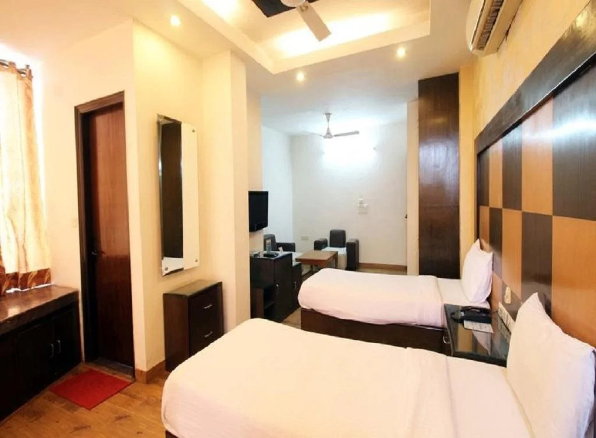 OYO 305 Hotel Rajdeep Palace