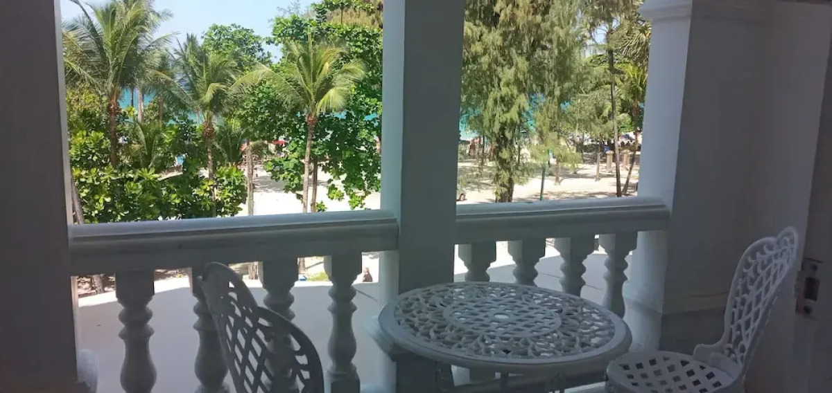 Island Patong Beachfront Apartments