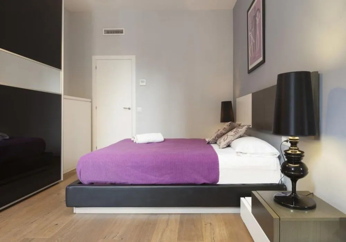 Akira Flats Roger de Flor Chic apartment