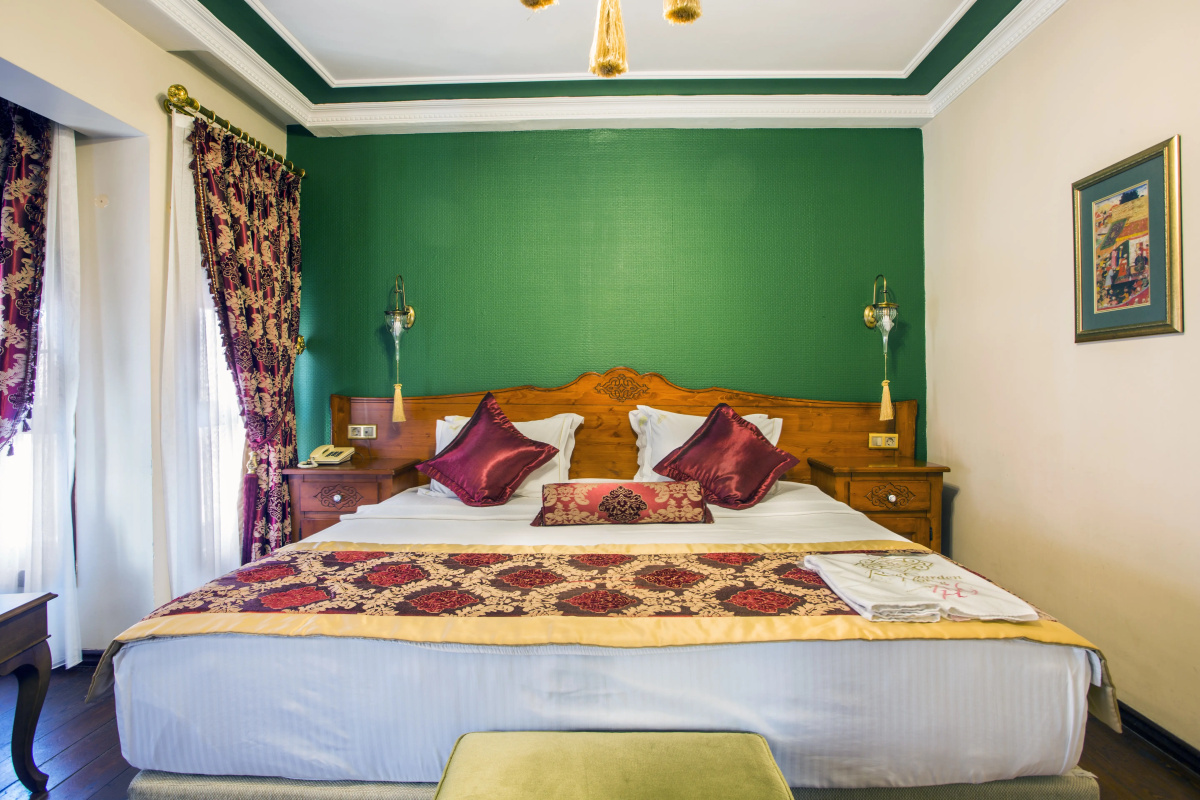 Rose Garden Suites