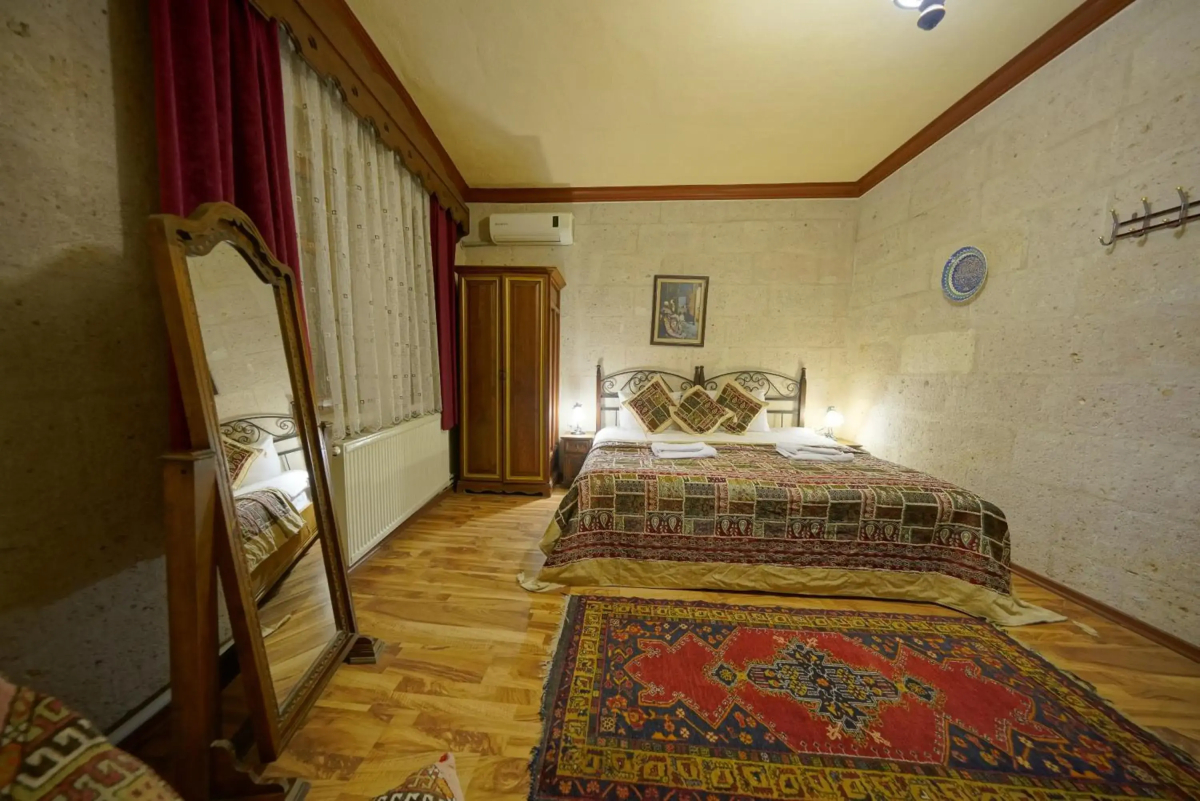 Arch Palace Hotel
