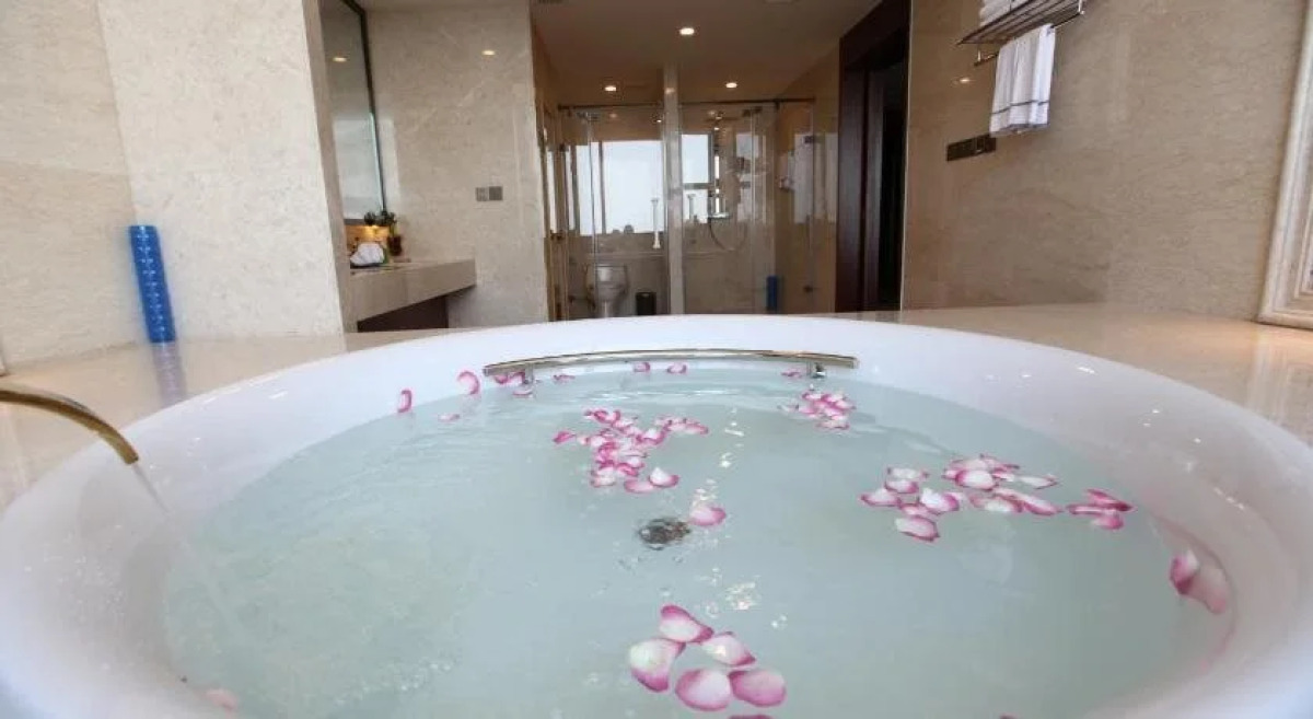 Longyue International Hotel