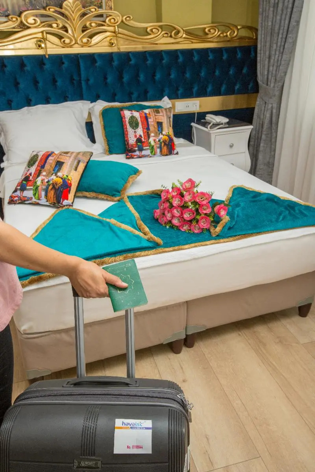 Atlantis Royal Hotel