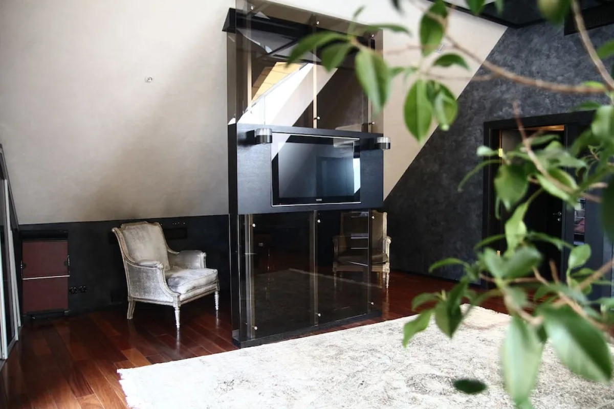 Royal Square Hotel & Suites