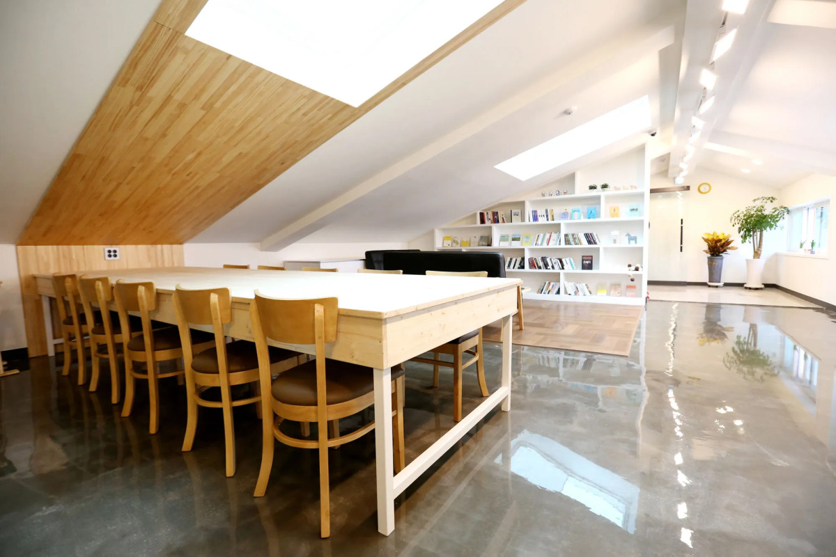 WITH U Hotel & Guesthouse