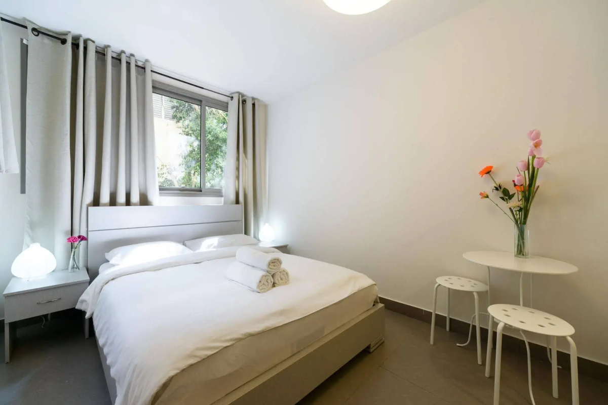 Dizengoff Inn