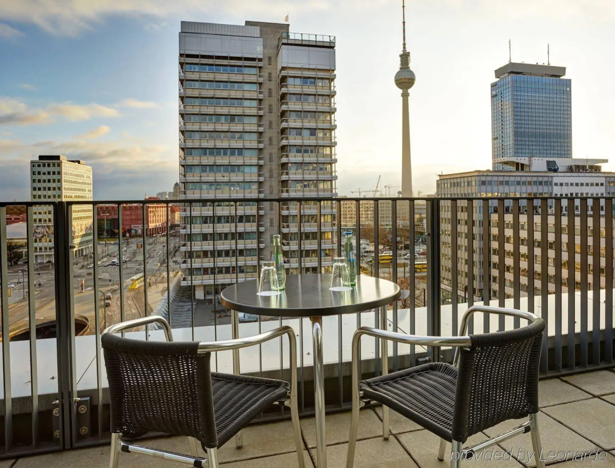 Отель Premier Inn Berlin Alexanderplatz