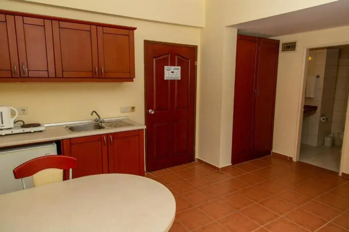 Отель Lemas Suite