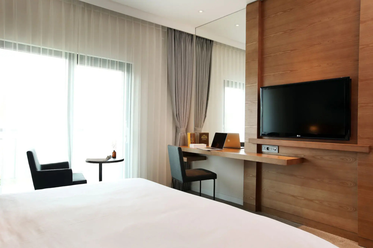 The Suites Hotel Jeju