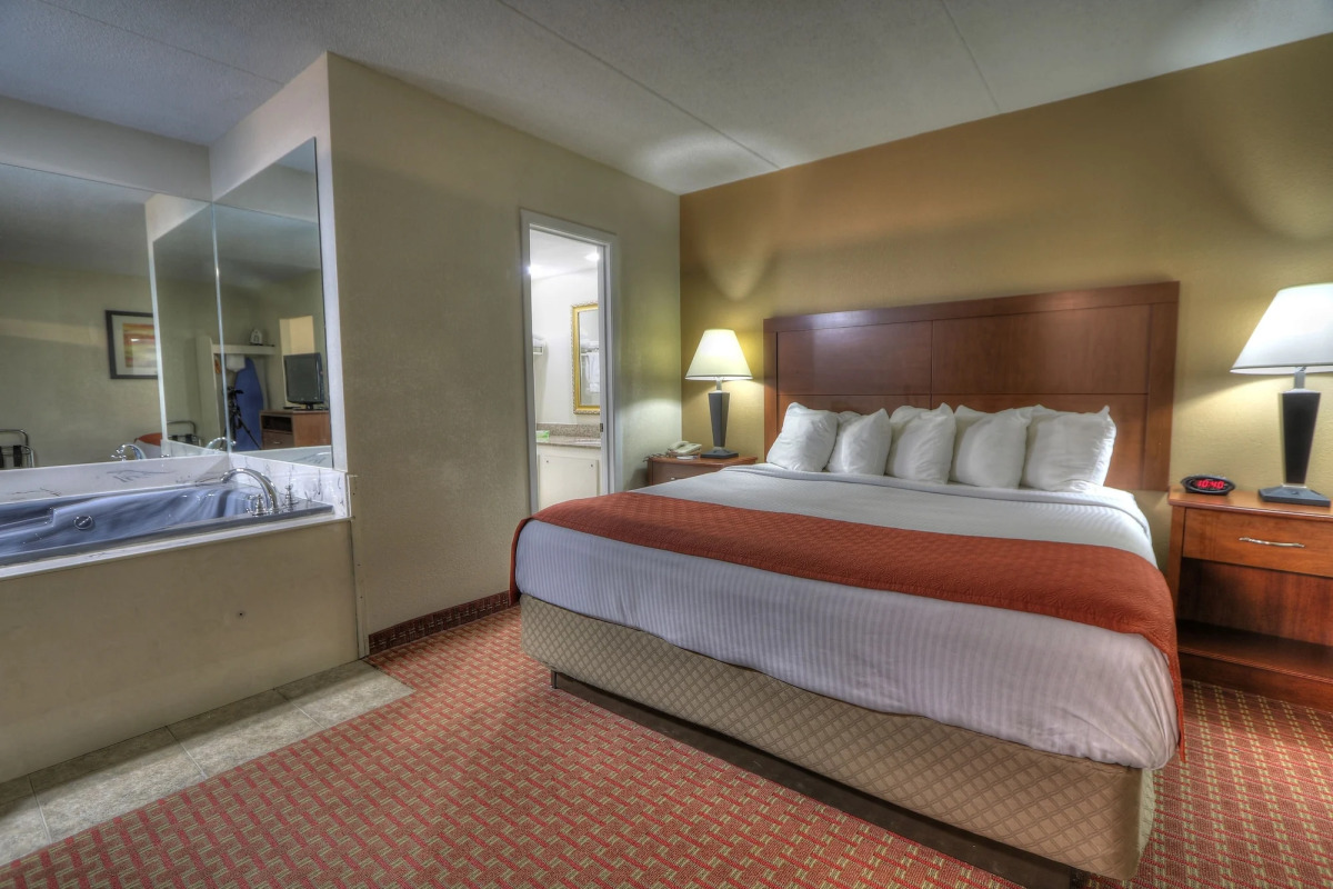 Crossroads Inn & Suites