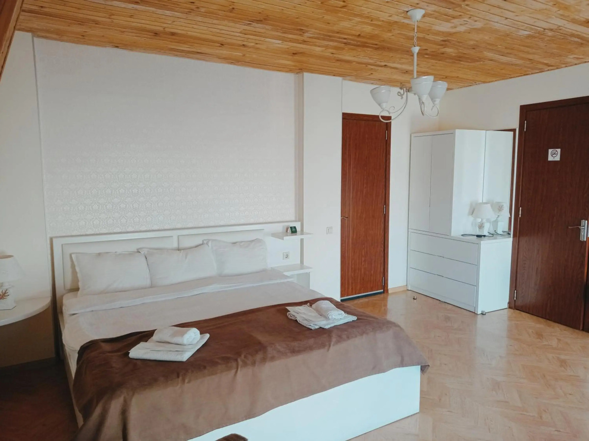 Отель Four Brothers