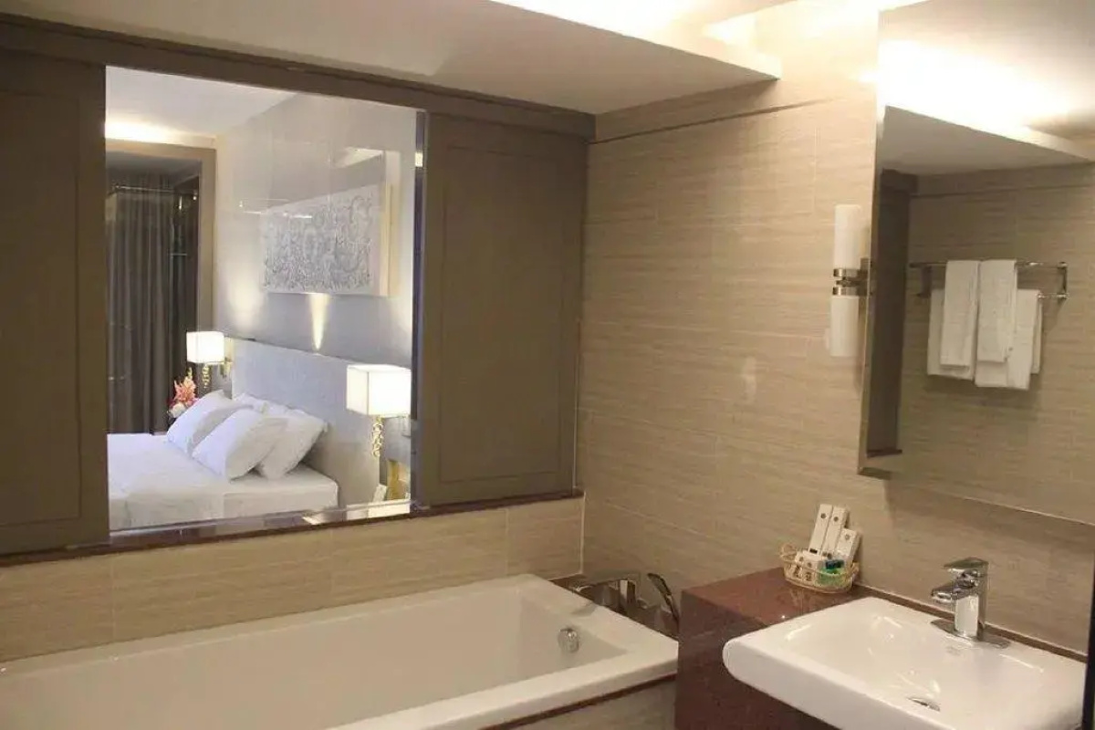Royal Benja Hotel