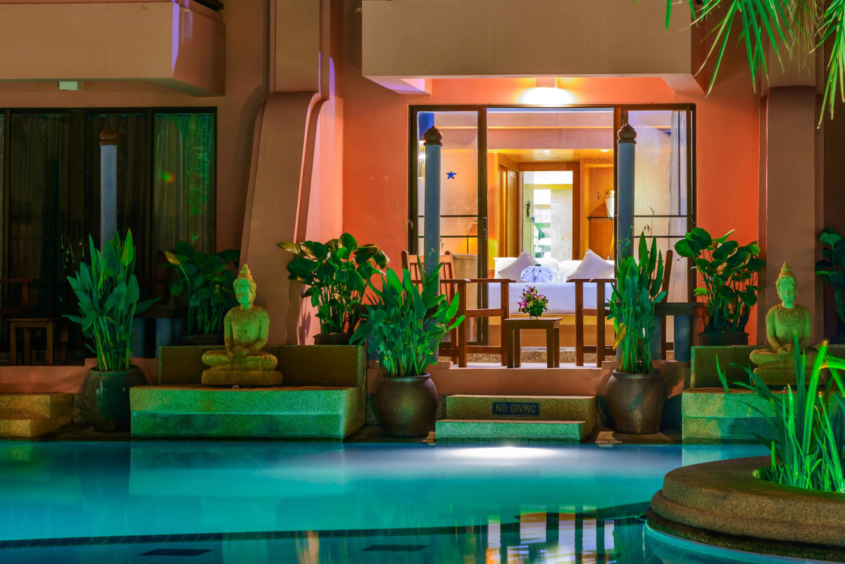 Seaview Patong Hotel