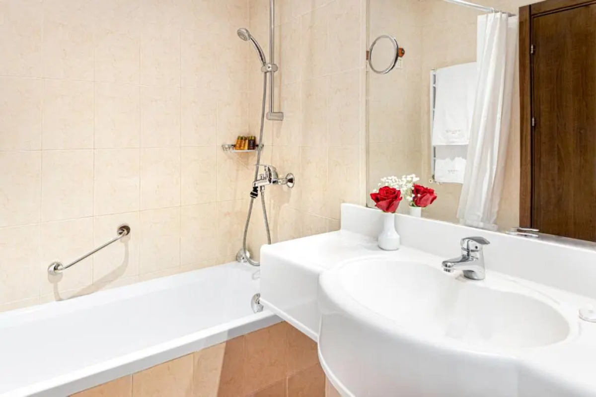 Yantra Grand Hotel -Sharlopov Hotels