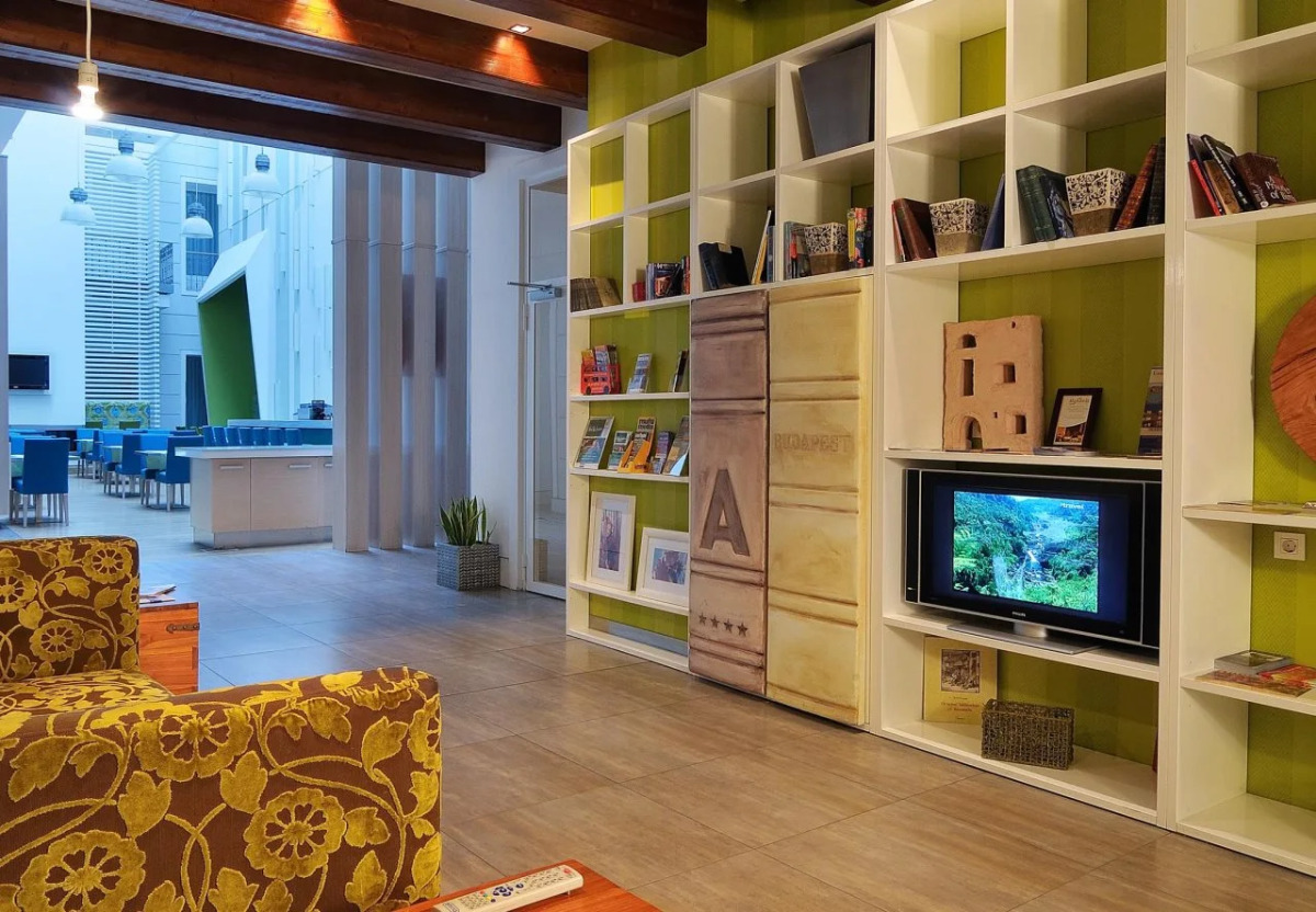 Atrium Fashion Hotel