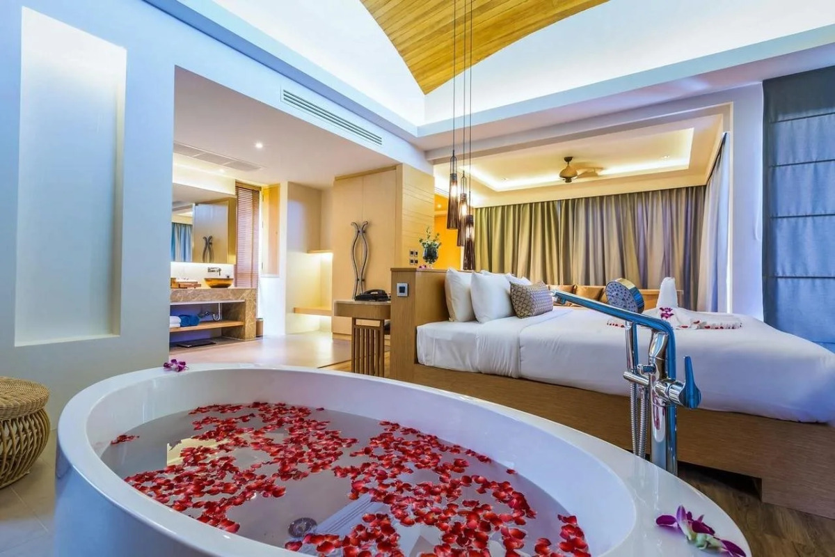 Crest Resort & Pool Villas