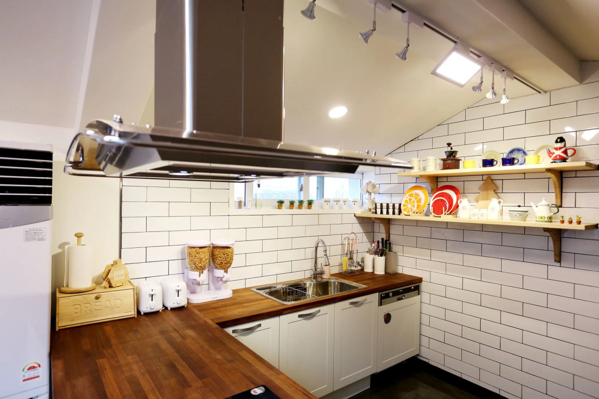 WITH U Hotel & Guesthouse