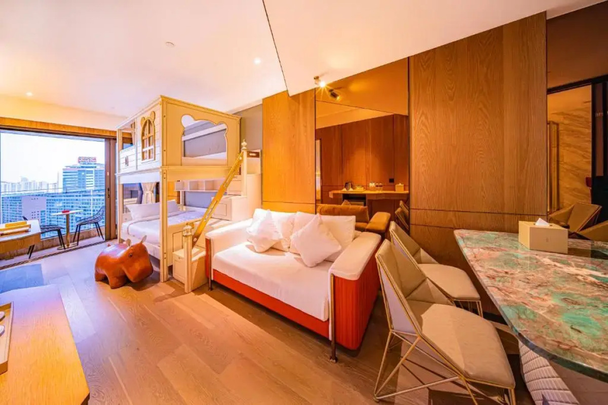 YOHO Treasure Island Hotel