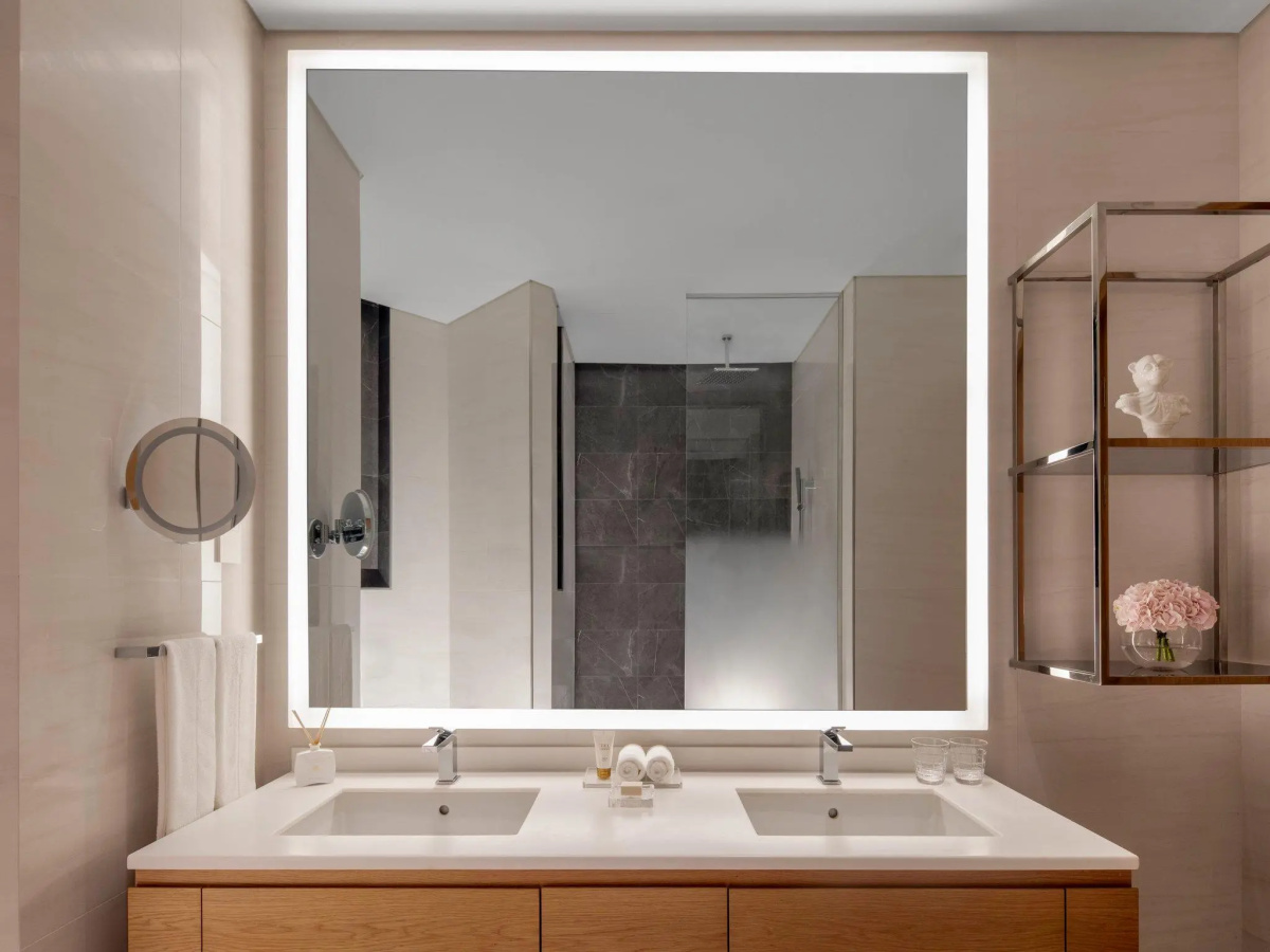 SLS Dubai Hotel & Residences