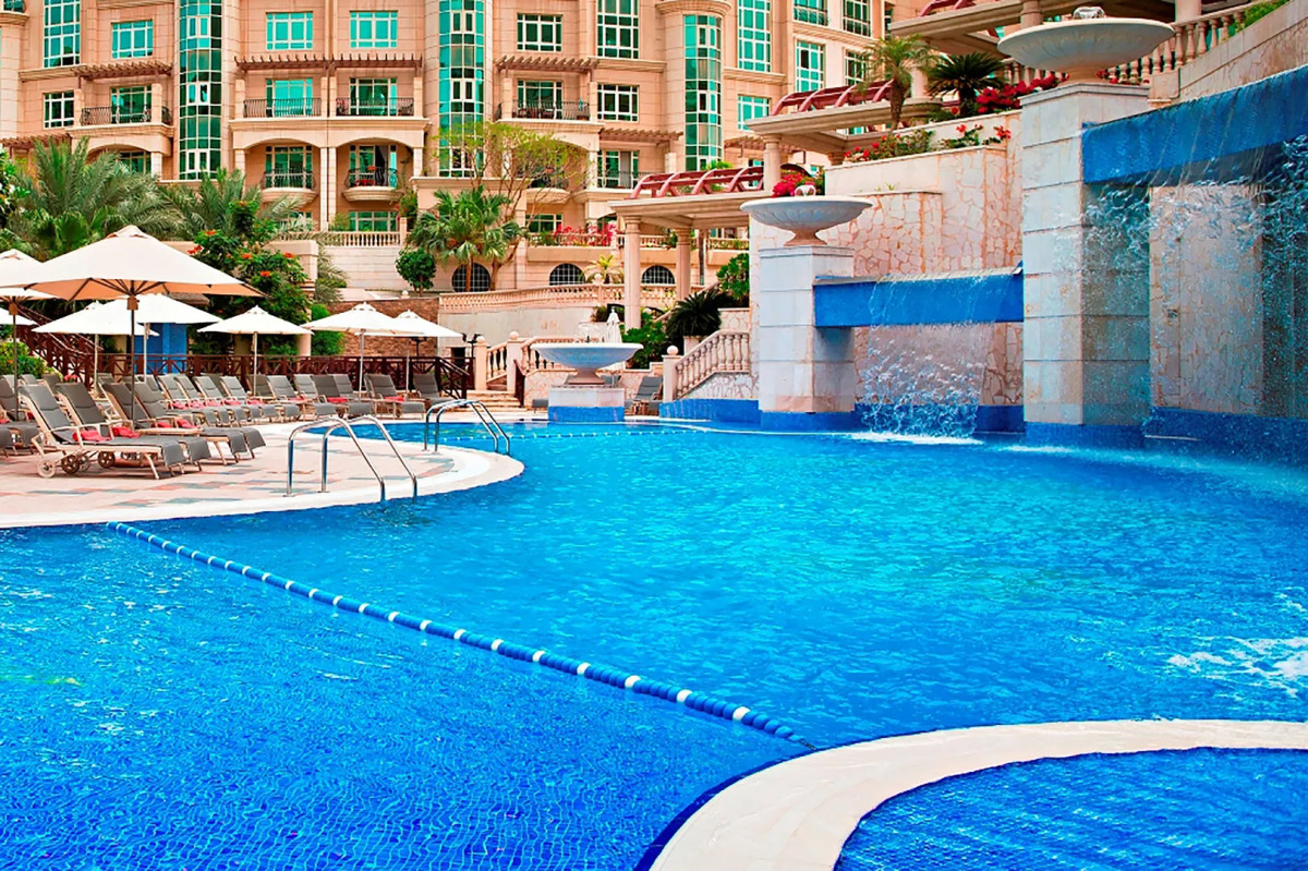 Отель Swissotel Al Murooj Dubai