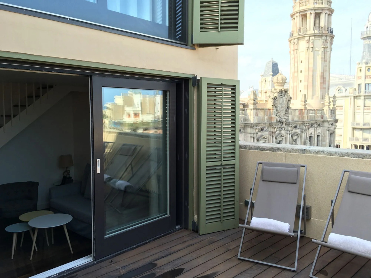 Duquesa Suites Landmark Hotel by Duquessa Hotel Collection