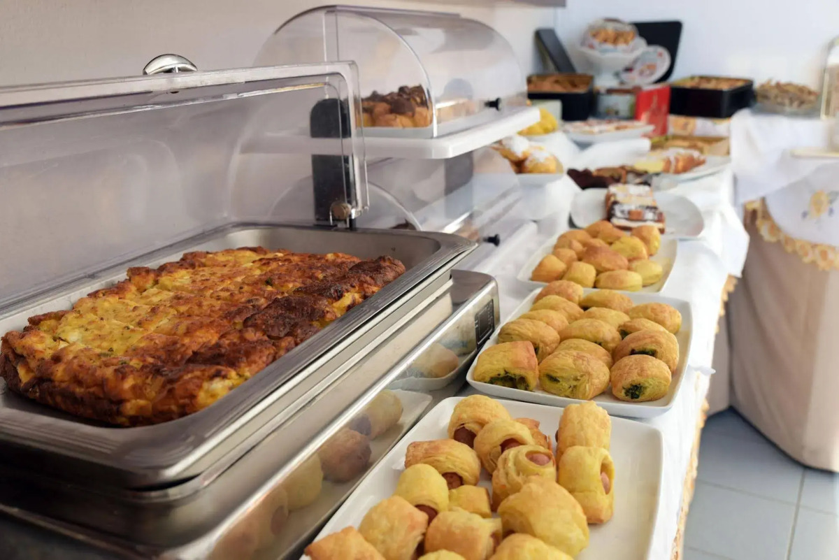 Hillside Studios & Apartments