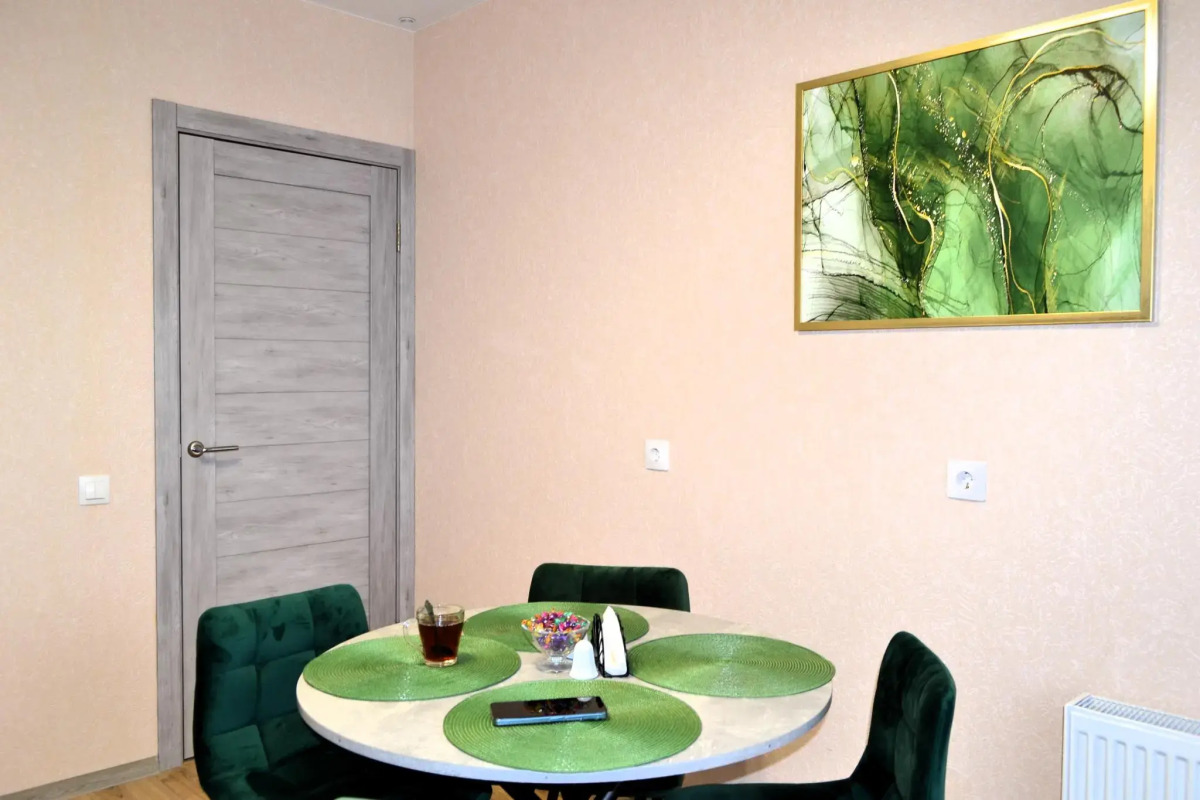 ЭмиЛи на улице Конструкторов 29А к1