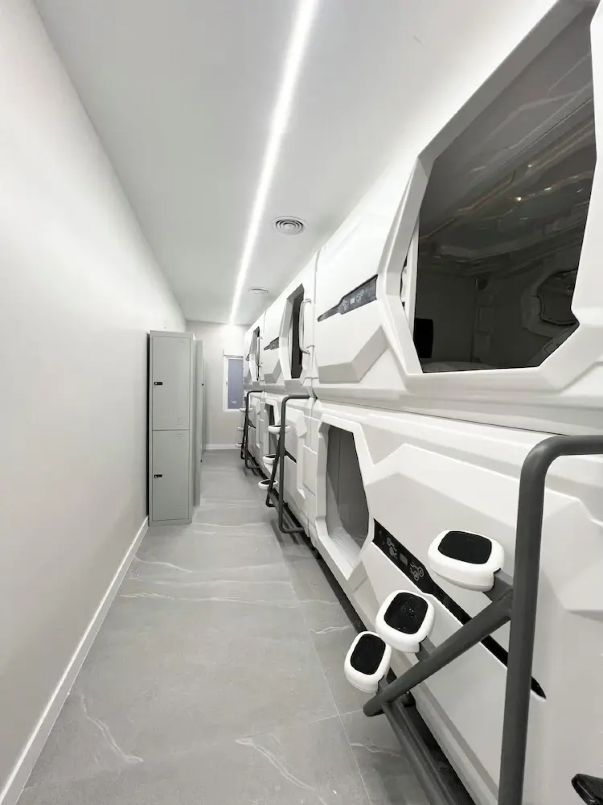 Hostel Space Capsule