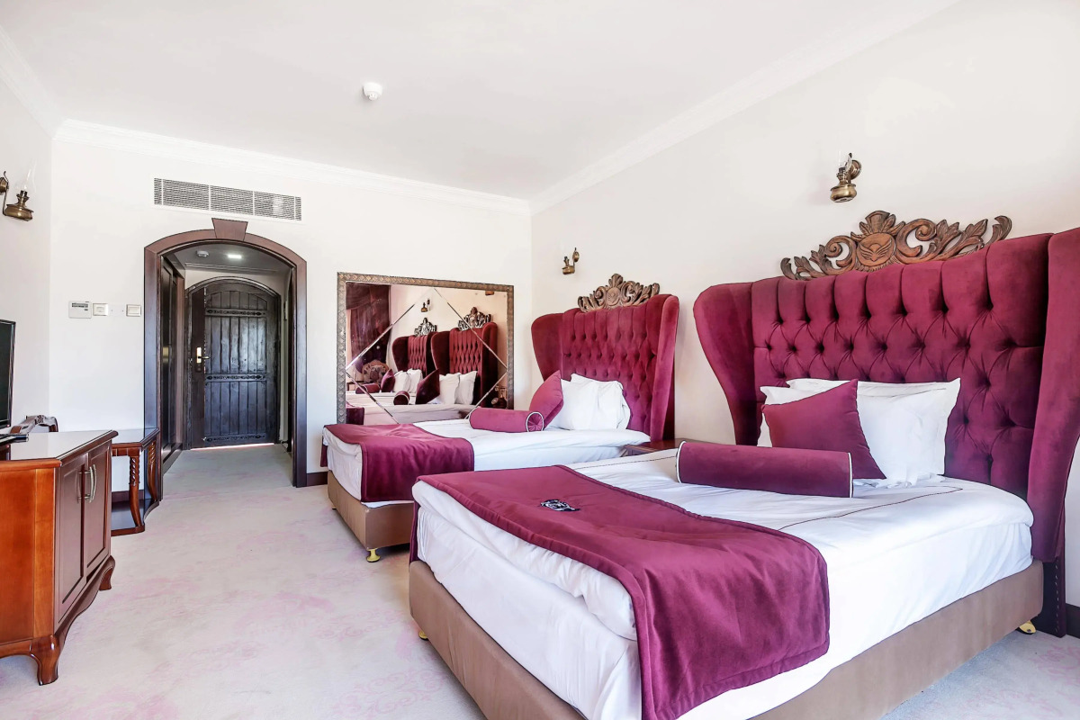 Le Chateau Lambousa Hotel