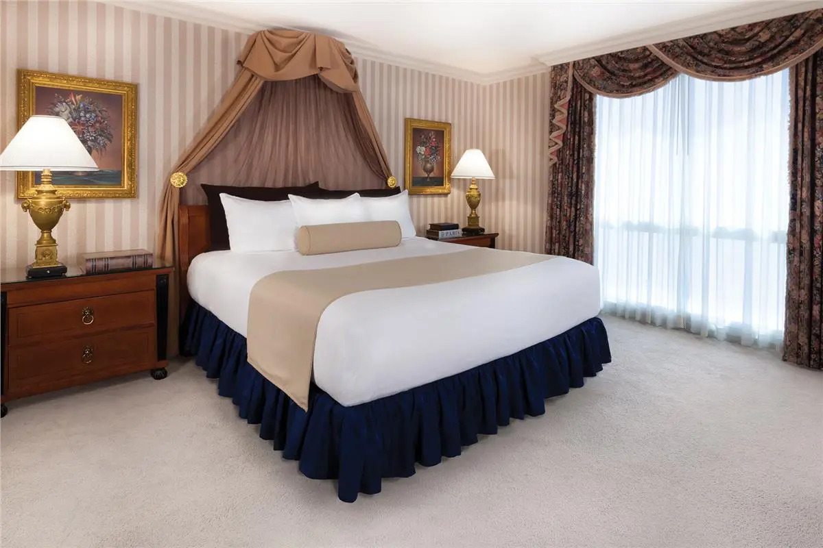 Курорт Paris Las Vegas Resort & Casino