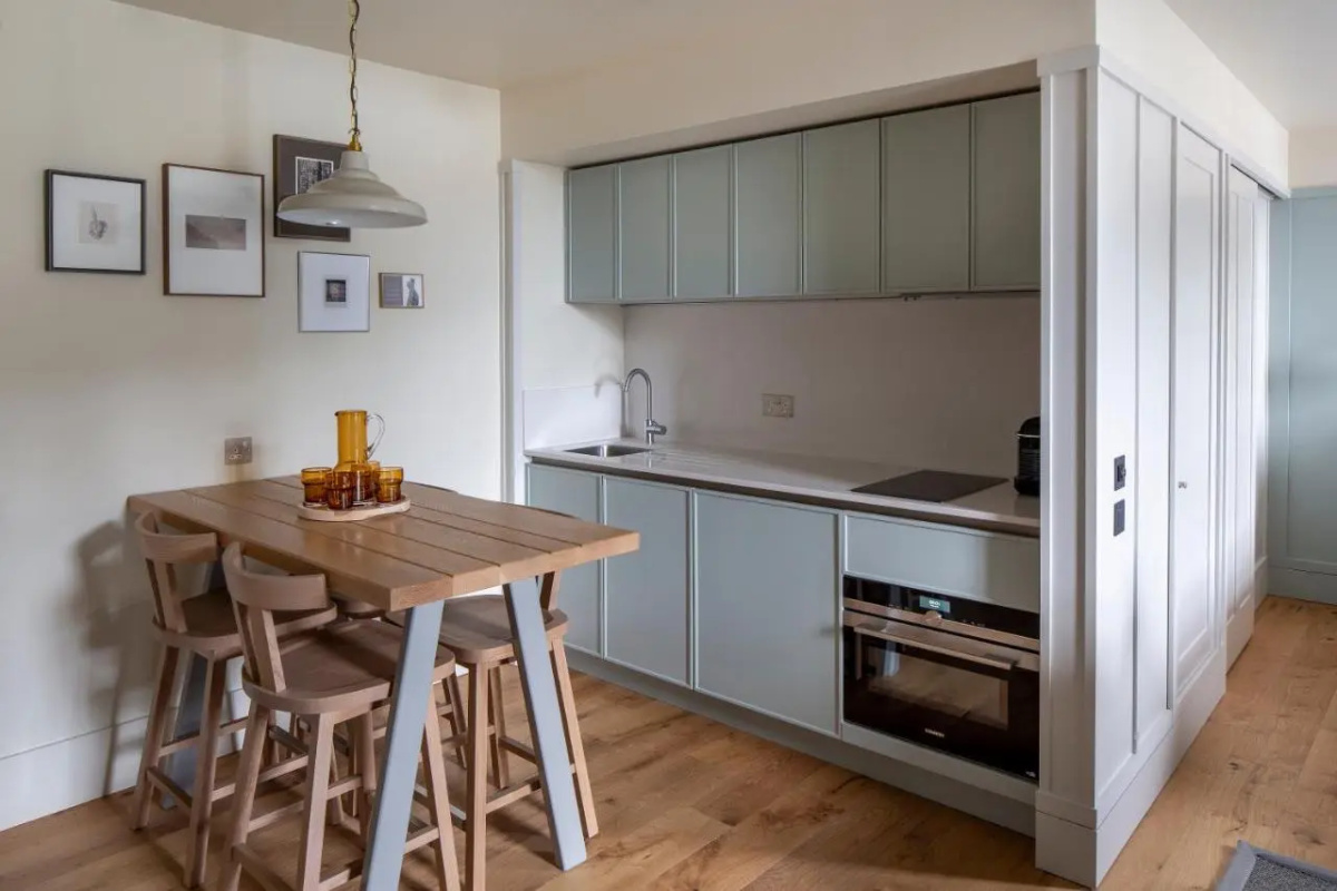 Abbey Strand Apartments, at Holyrood