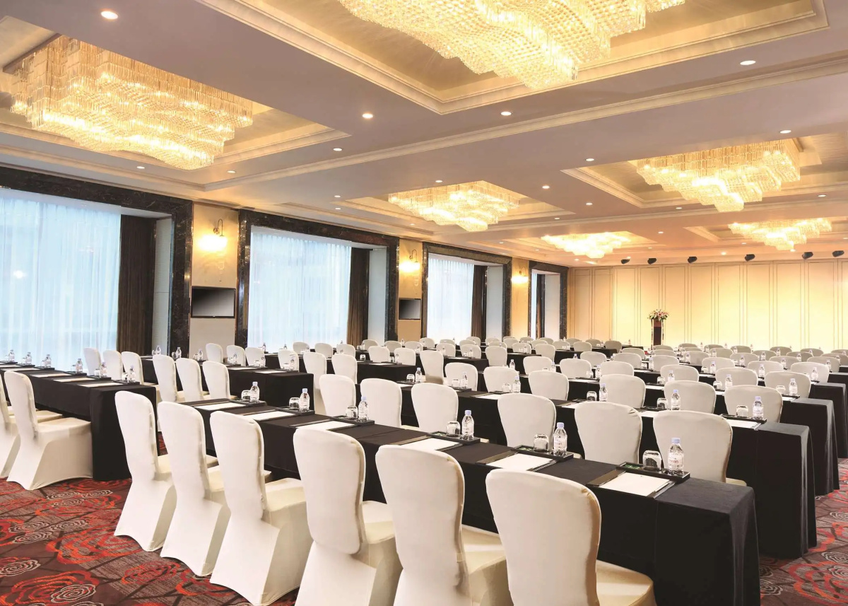 DoubleTree by Hilton Guangzhou-Free Shuttle Bus to Canton Fair Complex & Overseas Buyer Registration Services during Canton Fair Period