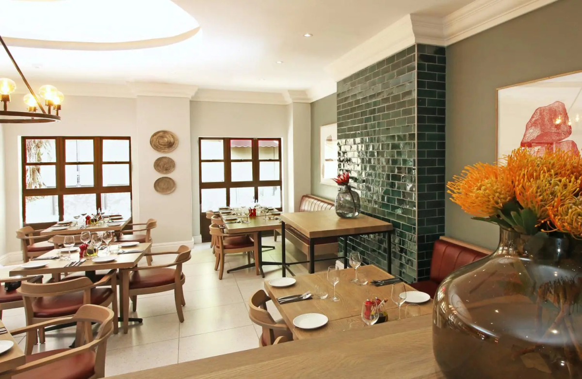 Hollow on the Square City Hotel