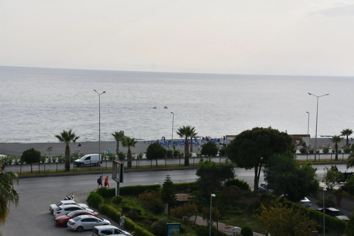 Vi̇va Beach Hotel