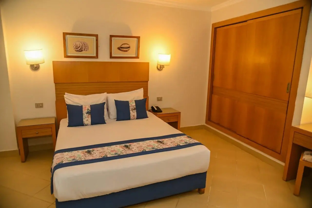 Eagles Downtown Zahabia & Beach Resort