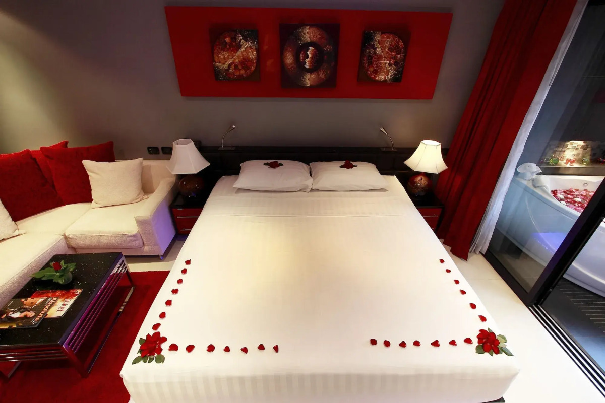 Absolute Bangla Suites