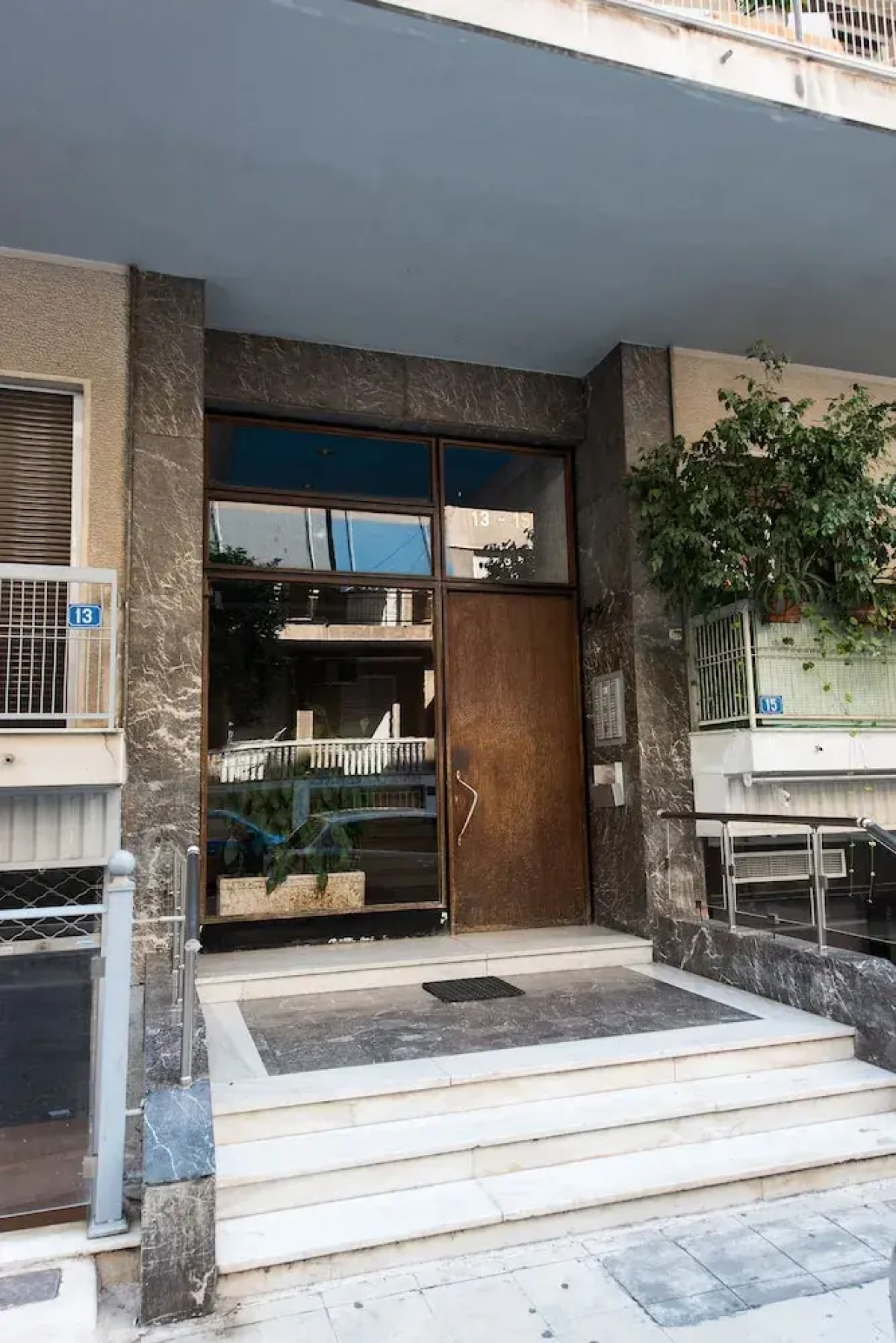 Garden Central Athinian Apartments