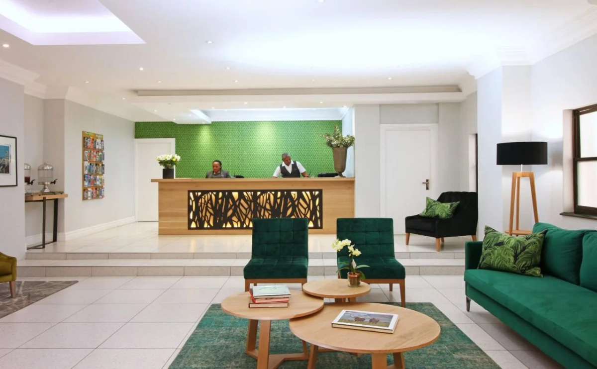 Hollow on the Square City Hotel