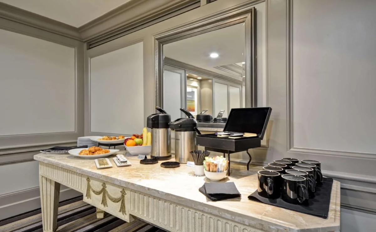 Hilton Checkers Los Angeles