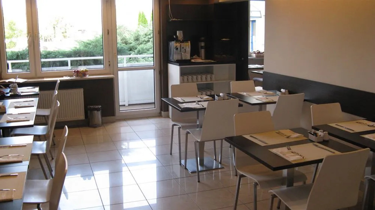 Hotel Wilanów Warszawa by DeSilva