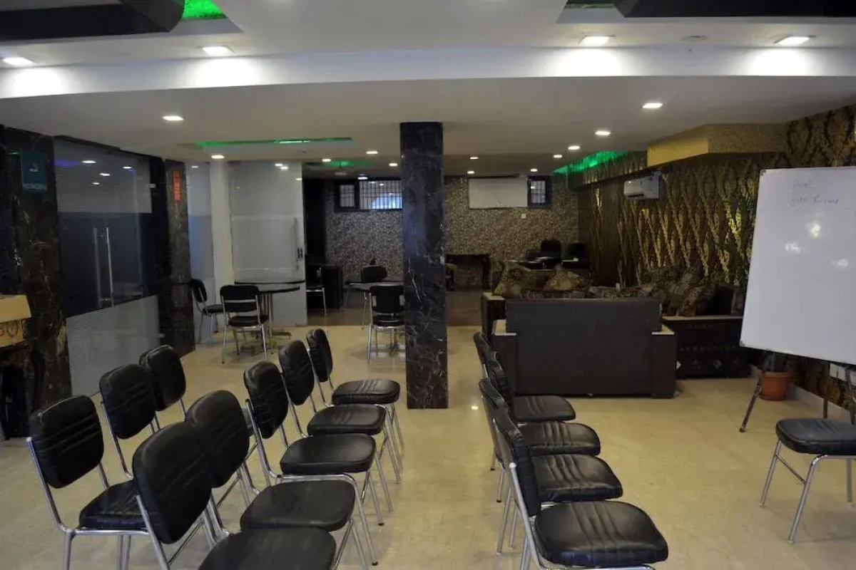 OYO 464 Hotel Lotus Palace