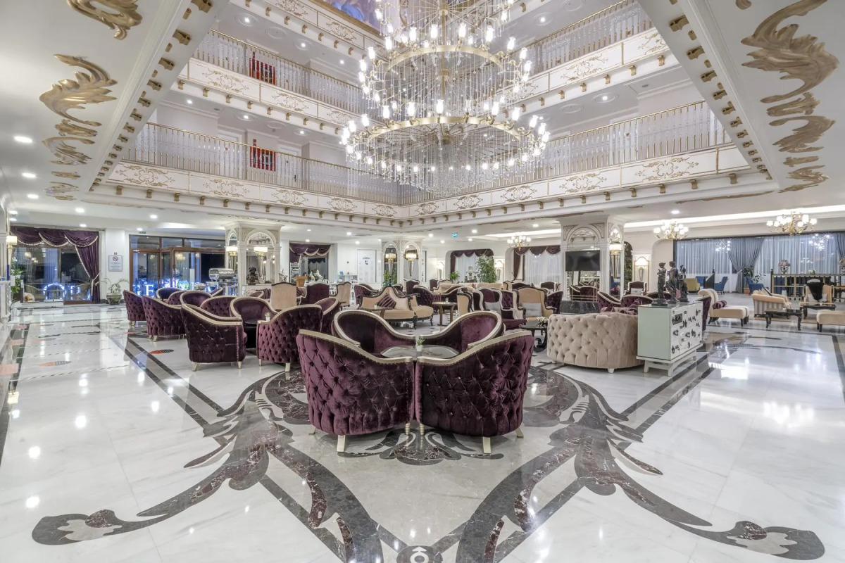 Hotel Orange Palace Side