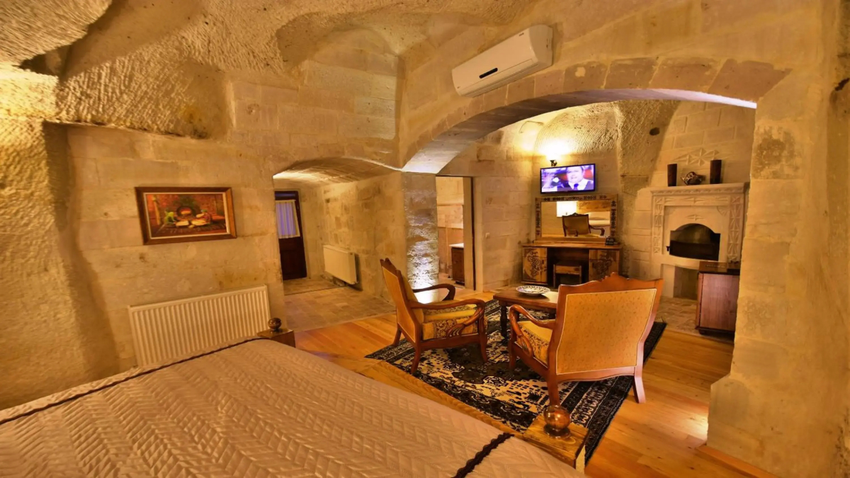 Harman Cave Hotel
